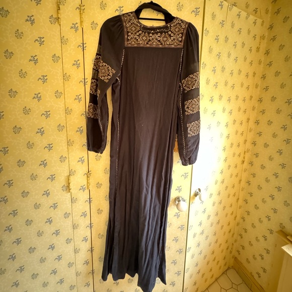 Figue Caftan - Picture 2 of 2